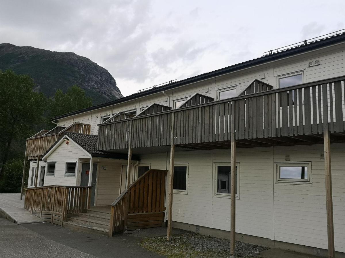 Kinsarvik Hostel Экстерьер фото