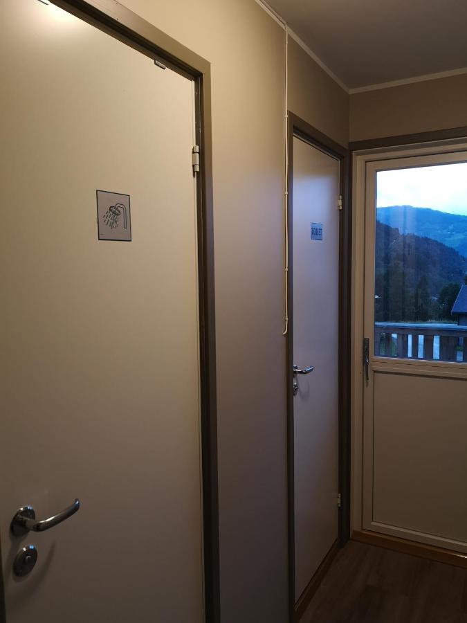 Kinsarvik Hostel Экстерьер фото