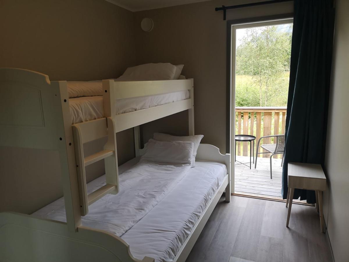 Kinsarvik Hostel Экстерьер фото